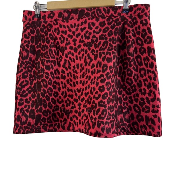 Leopard Print Suede Mini Skirt XL Red and Black - Picture 1 of 3